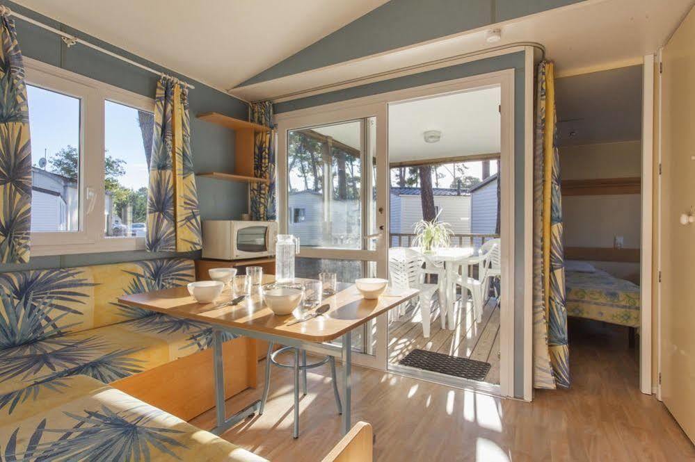 Sous Les Pins Hotel Ronce-les-Bains Esterno foto
